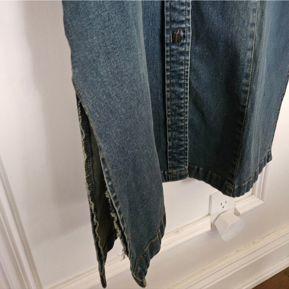 *As-is*‎ Y2K Smart Set stretch denim bodycon shirt-dress - Picture 3 of 7